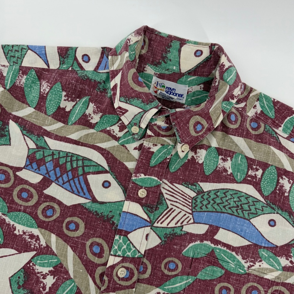 Reyn Spooner Button Down Shirt Mens Medium Burgundy Fish Print Hawaiian Aloha